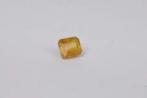 Yellow Sapphire (Pukhraj Stone) - 4.44 carats - Image 2