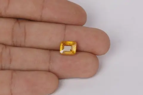 Yellow Sapphire (Pukhraj Stone) - 4.44 carats - Image 4