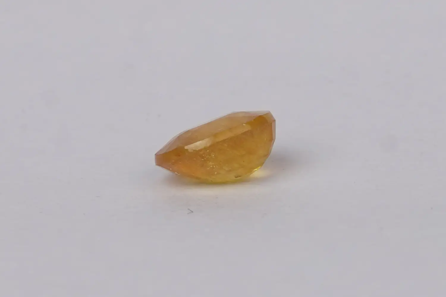 pukhraj - 3.71 carats - Image 2