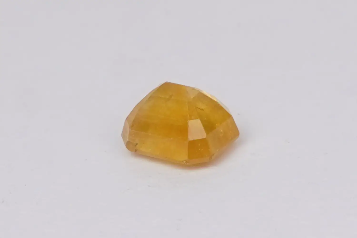 pukhraj - 3.90 carats - Image 2