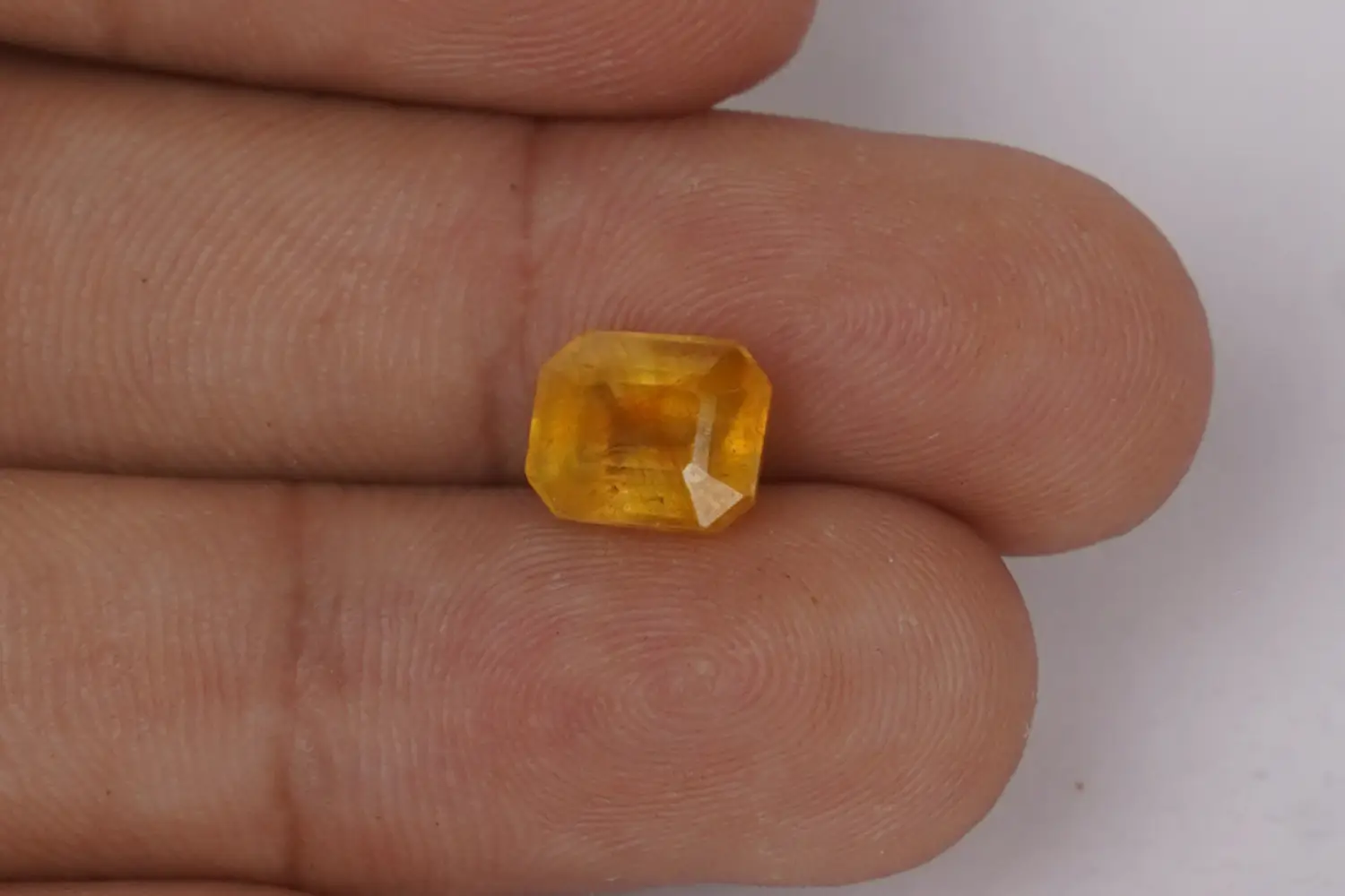 pukhraj - 3.90 carats - Image 4