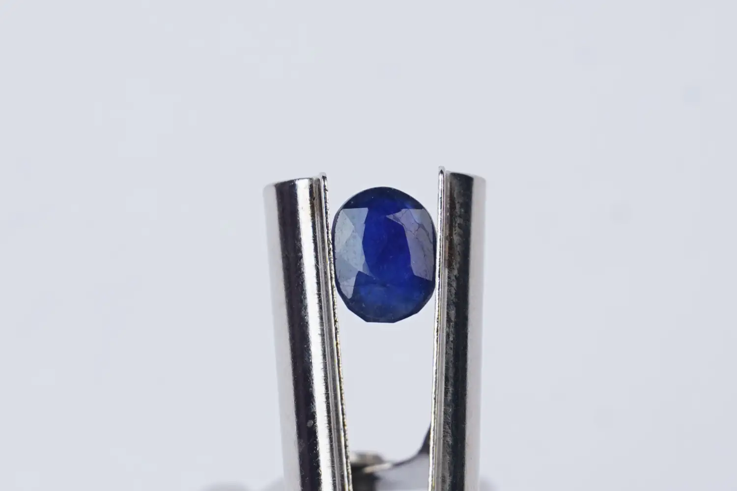 Blue Sapphire (Neelam Stone) - 3.64 carats - Image 4