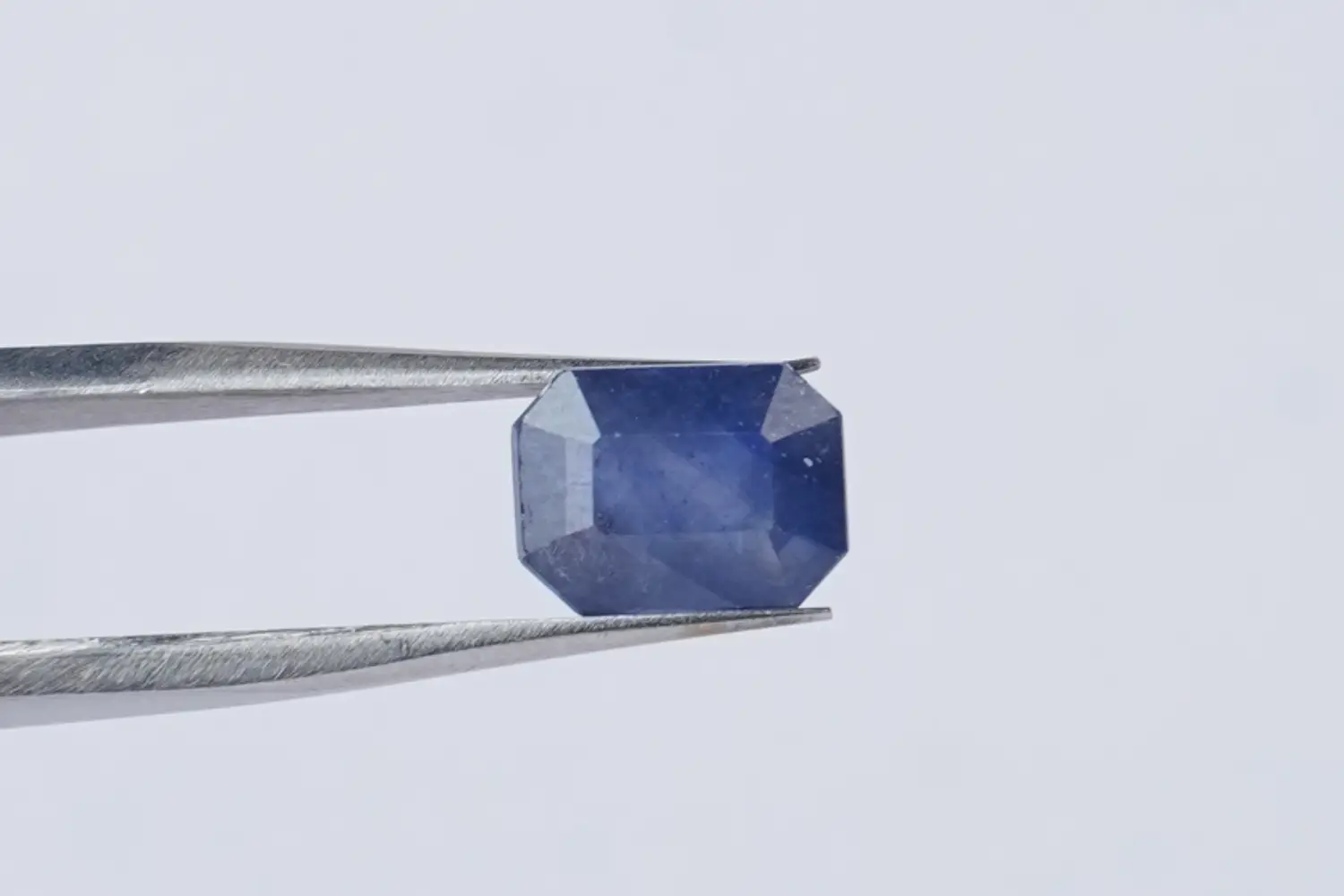 Blue Sapphire (Neelam Stone) - 4.30 carats - Image 2